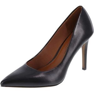 Christian Siriano Women's Habit Pointed Pump